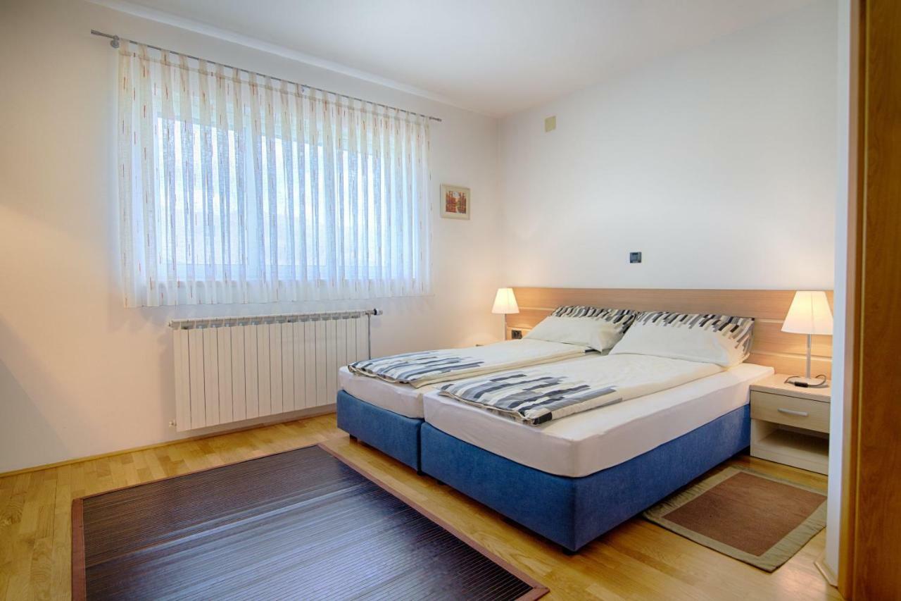 Apartments And Room Robert Korenica Luaran gambar
