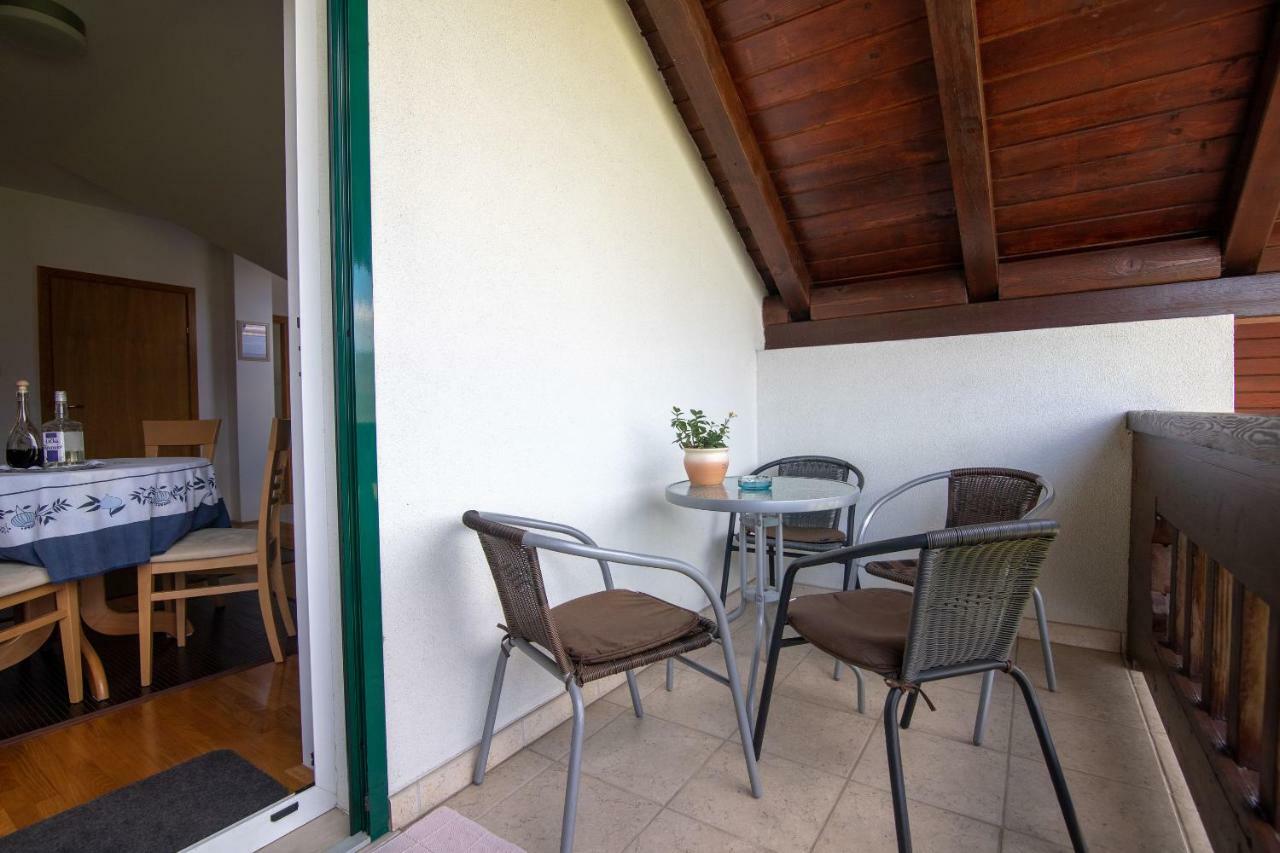 Apartments And Room Robert Korenica Luaran gambar