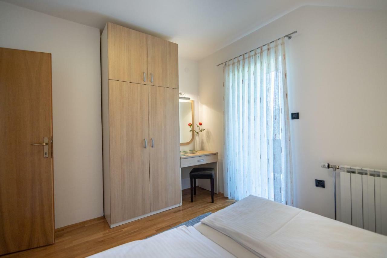 Apartments And Room Robert Korenica Luaran gambar