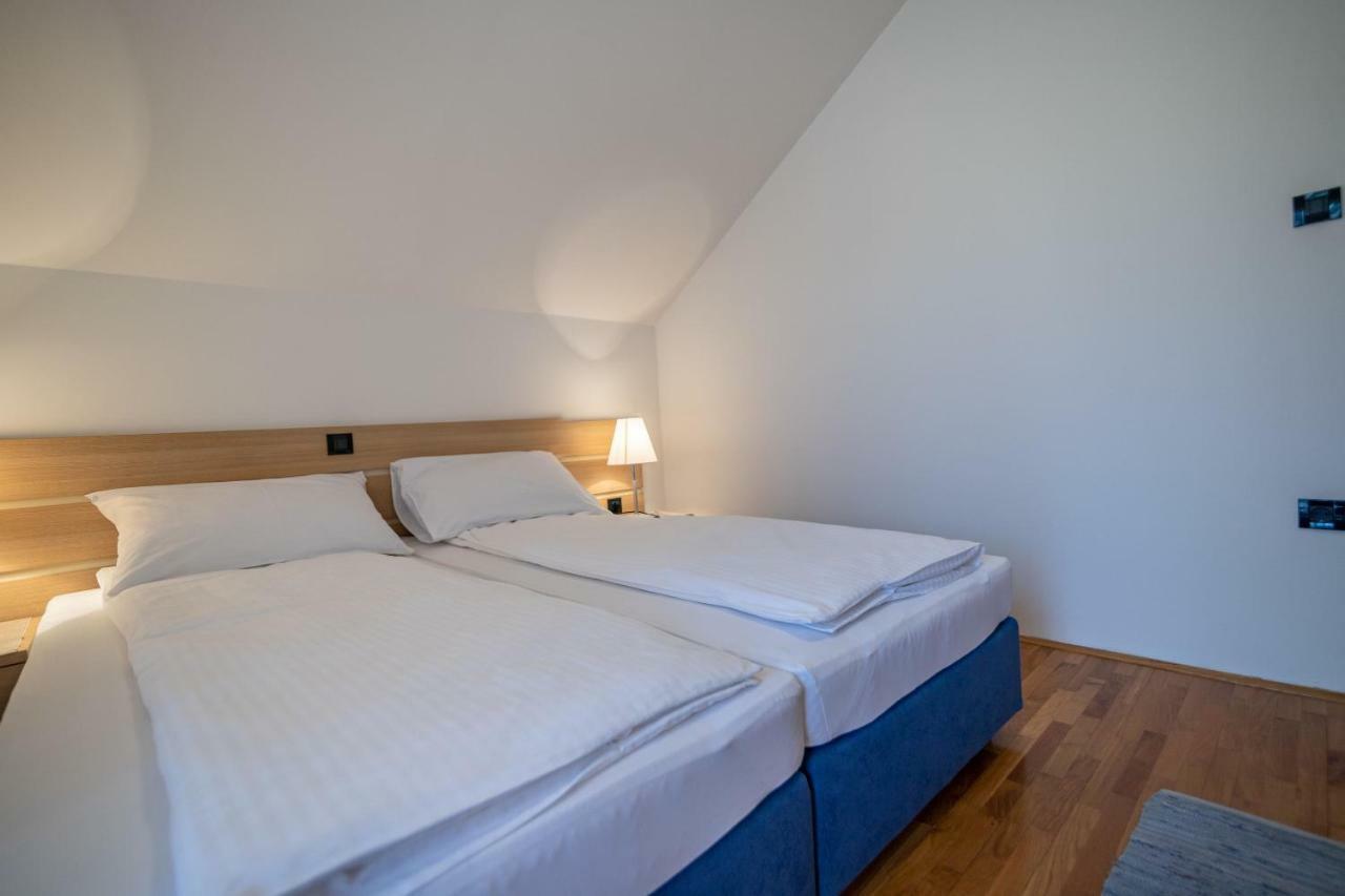 Apartments And Room Robert Korenica Luaran gambar